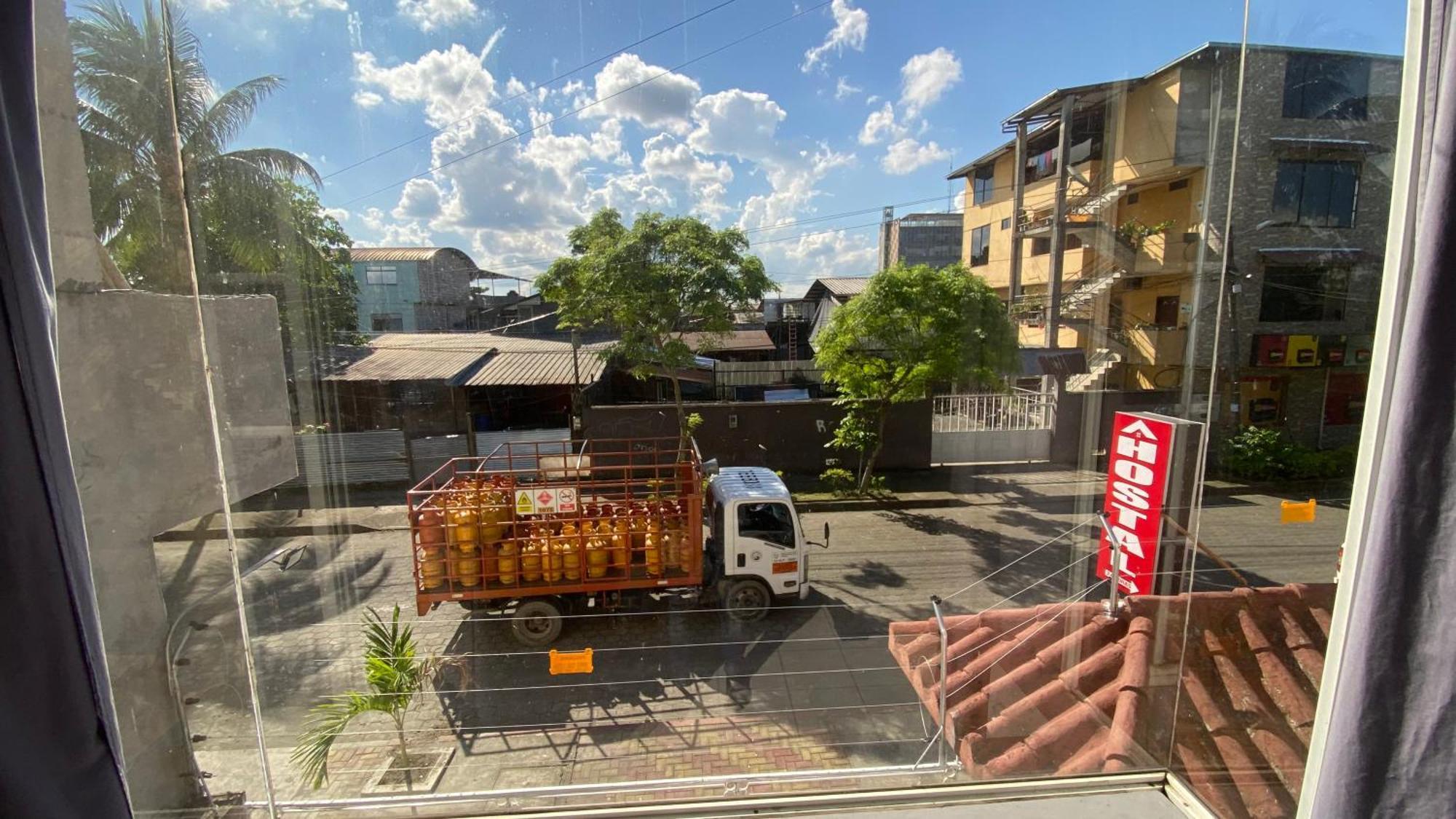 Hostal Casa Blanca Пуерто-Франсіско-де-Орельяна Екстер'єр фото